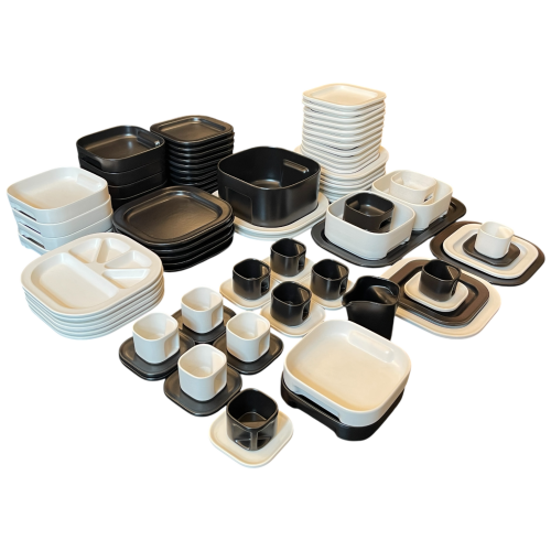 MAKIO HASUIKE by LAVENO RAVELLI “Square” 88-piece ceramic dinner & coffee service, ca 1960