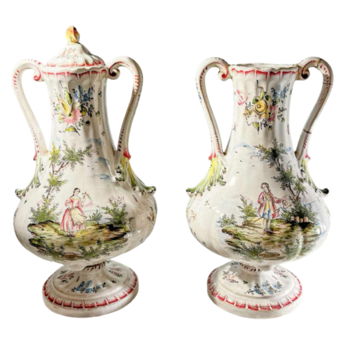 Joseph Gaspard Robert - Faïencerie de Marseille, pair of covered vases 18th c